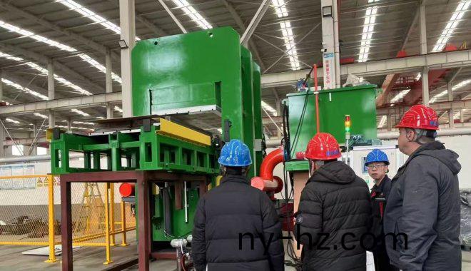 客(ke)戶(hu)來我(wo)司(si)驗(yàn)(yan)收設(shè)備(bei)竝(bing)給予高(gao)度(du)評價