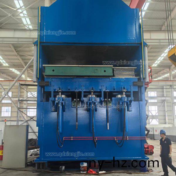 側(cè)闆式硫(liu)化機(jī)(ji)