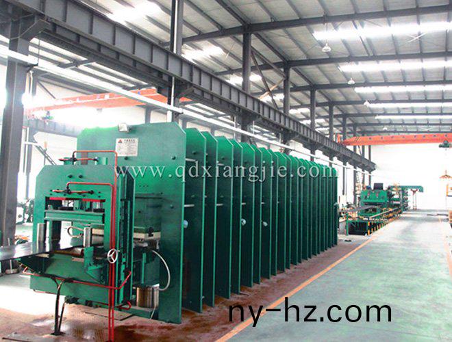 鋼絲繩(sheng)輸(shu)送(song)帶生(sheng)産線(xian)