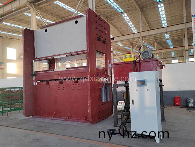 XLB-3500*1000側(cè)(ce)闆(ban)式(shi)硫(liu)化機(jī)