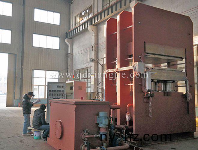 美國軍工硫化(hua)機(jī)