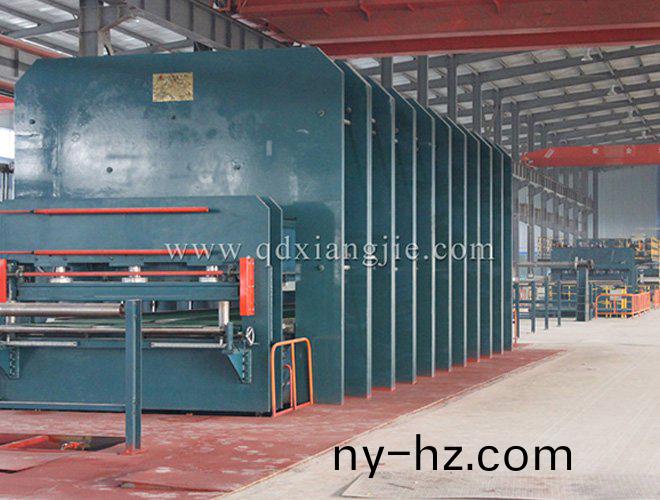 XLB-2600x12600框(kuang)式(shi)平闆(ban)硫化機(jī)