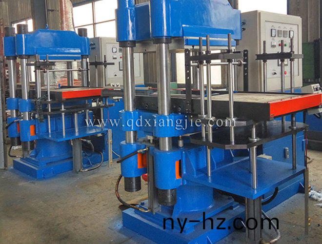 XLB-D 700x700mm /200噸柱(zhu)式硫(liu)化機(jī)