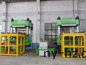 XLB-1600X1600-1500T立(li)柱式硫(liu)化機(jī)(ji)