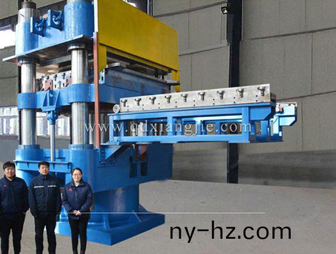 XLB-2500x2500-3000T支(zhi)座硫(liu)化(hua)機(jī)