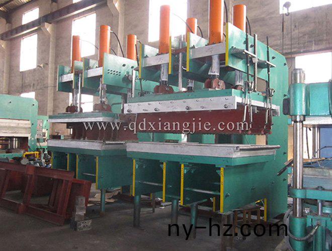 鄂式平(ping)闆(ban)硫化(hua)機(jī)